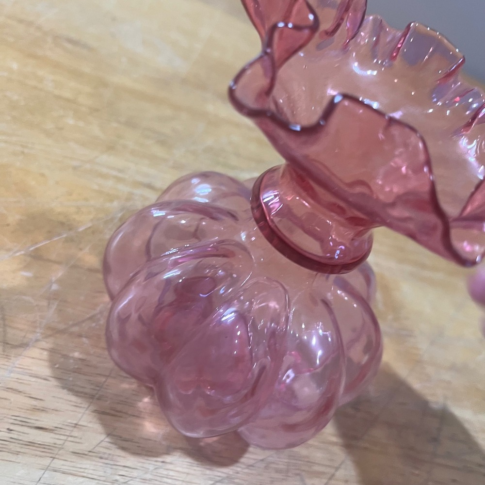 Vtg Fenton Pink Glass Melon Bud Vase Ruffled Rim Art Glass Mid Century 5.5" - Picture 6 of 7